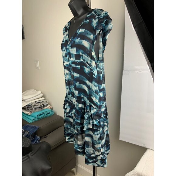 Silk Semi sheer  dress  feather weight  so comfortable  38 chest 40 hip 35 long - Picture 3 of 9